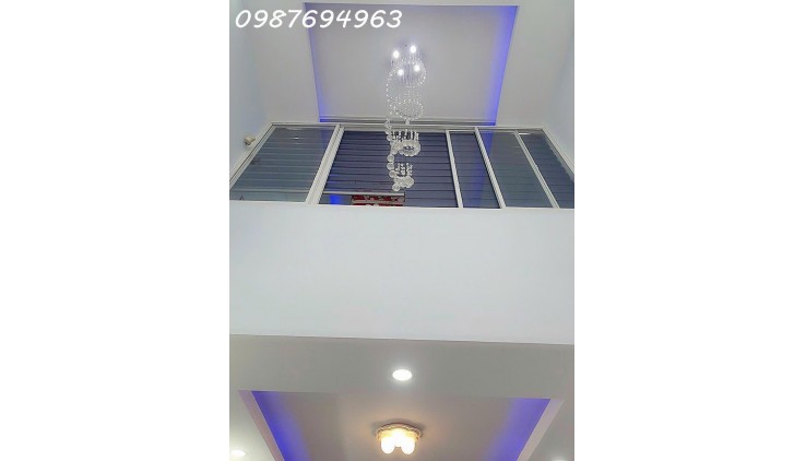 Q5 TRẦN BÌNH TRỌNG HẺM THÔNG QUA NGUYỄN BIỂU 4 TẦNG BTCT 5PN TRUNG TÂM Q5 GẦN NGUYỄN TRÃI KINH ĐÔ THỜI TRANG 9.xT